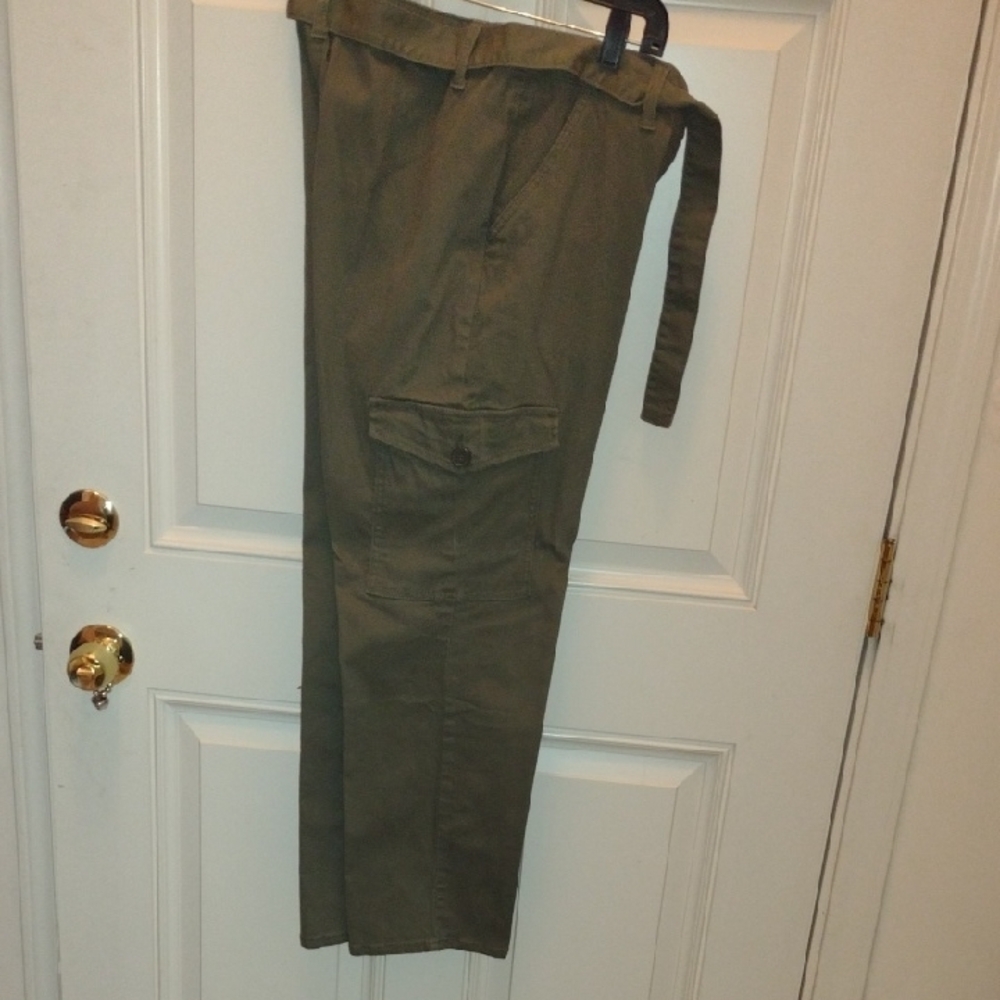 1822 Denim Green Cargo Pants Relaxed Fit